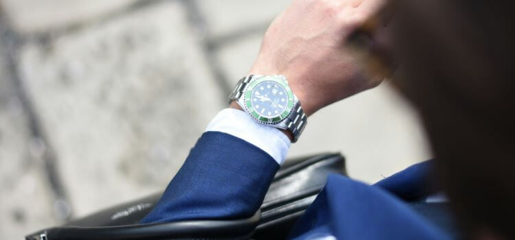 Can You Wear A Dive Watch With A Suit