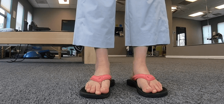 how to walk in flip flops