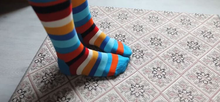 How Can Compression Socks Help With Cold Feet
