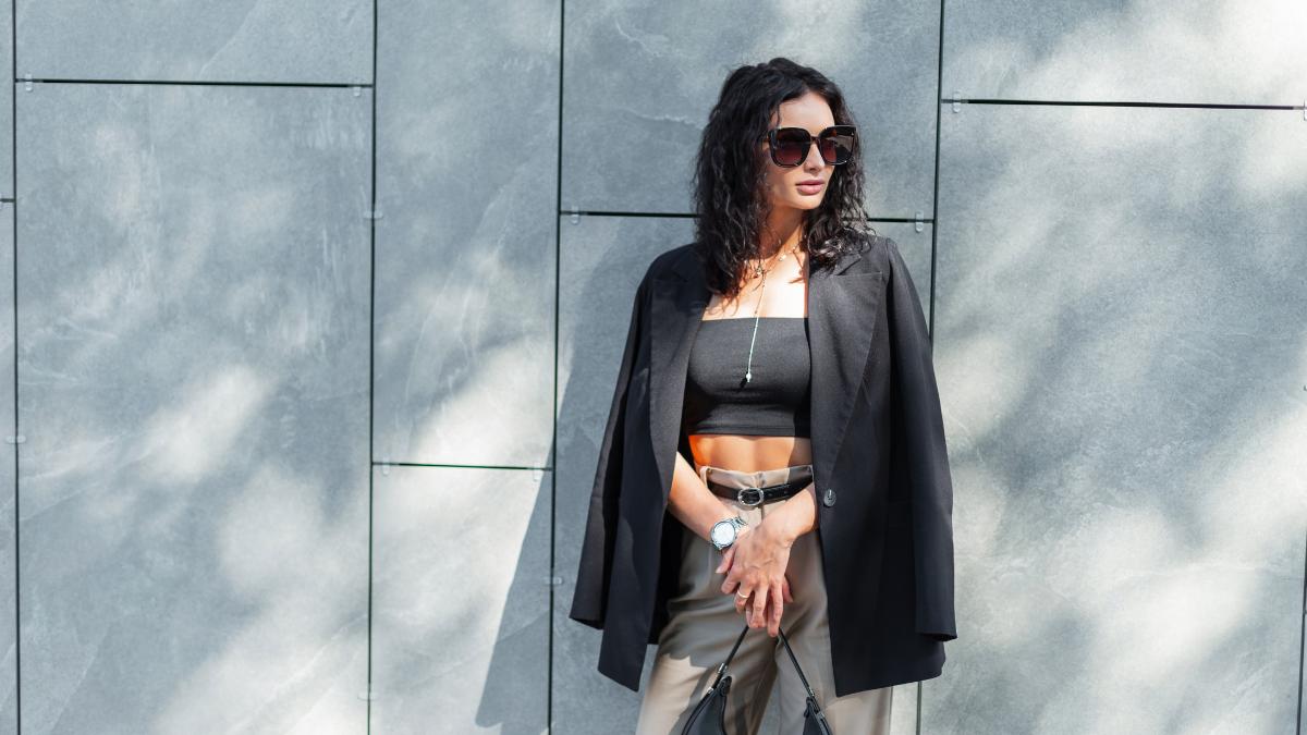 How to style black blazers